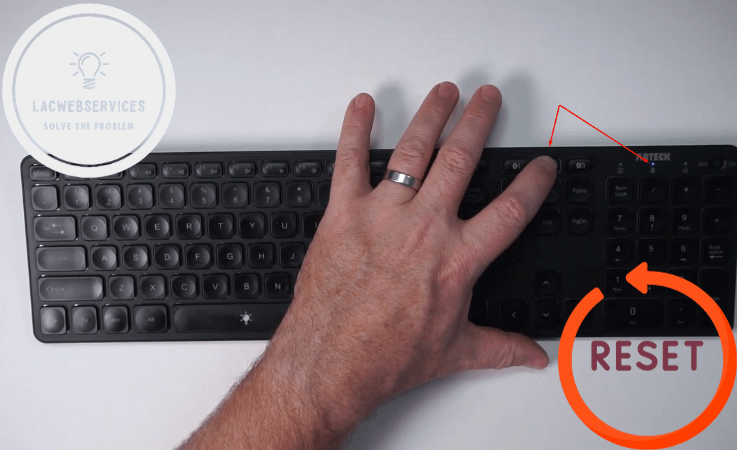 how do i reset my arteck keyboard